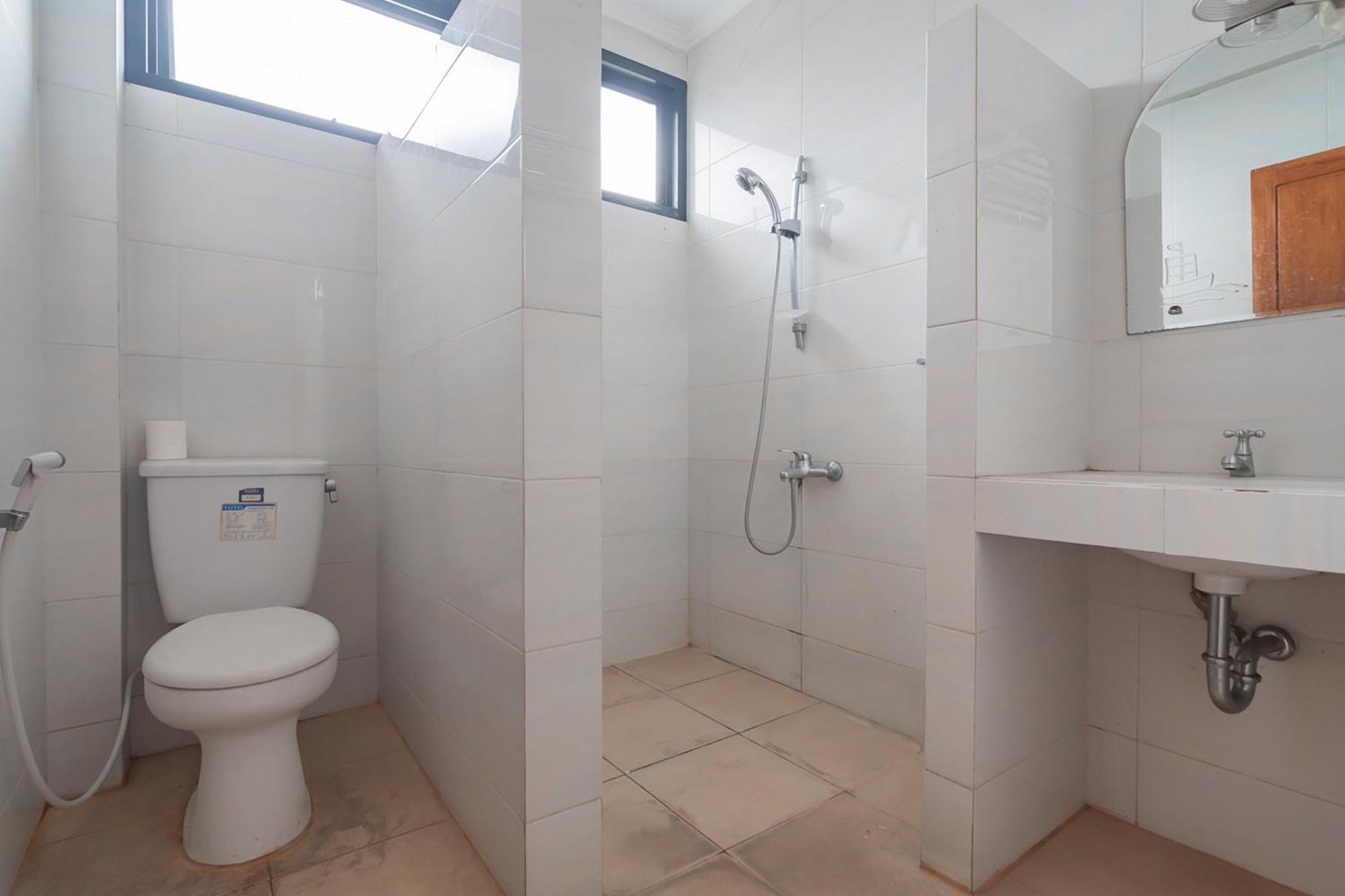 Reddoorz Near Sukabumi Station 2 Hotel Ngoại thất bức ảnh