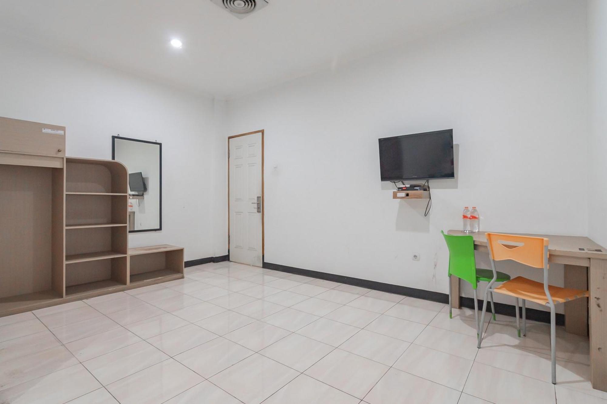 Reddoorz Near Sukabumi Station 2 Hotel Ngoại thất bức ảnh